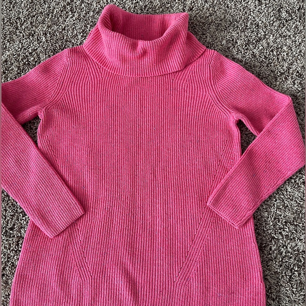 Talbots cowl neck coral sweater
Size medium